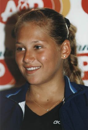   / Anna Kournikova 17 