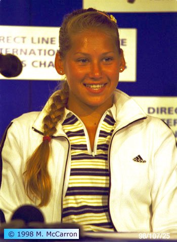   / Anna Kournikova 32 