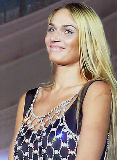 Эротические фото из Дом 2. Алена Водонаева 16 Добавлено 05-05-2009 Эротические фото из Дом 2. Алена Водонаева 16 Добавлено 05-05-2009